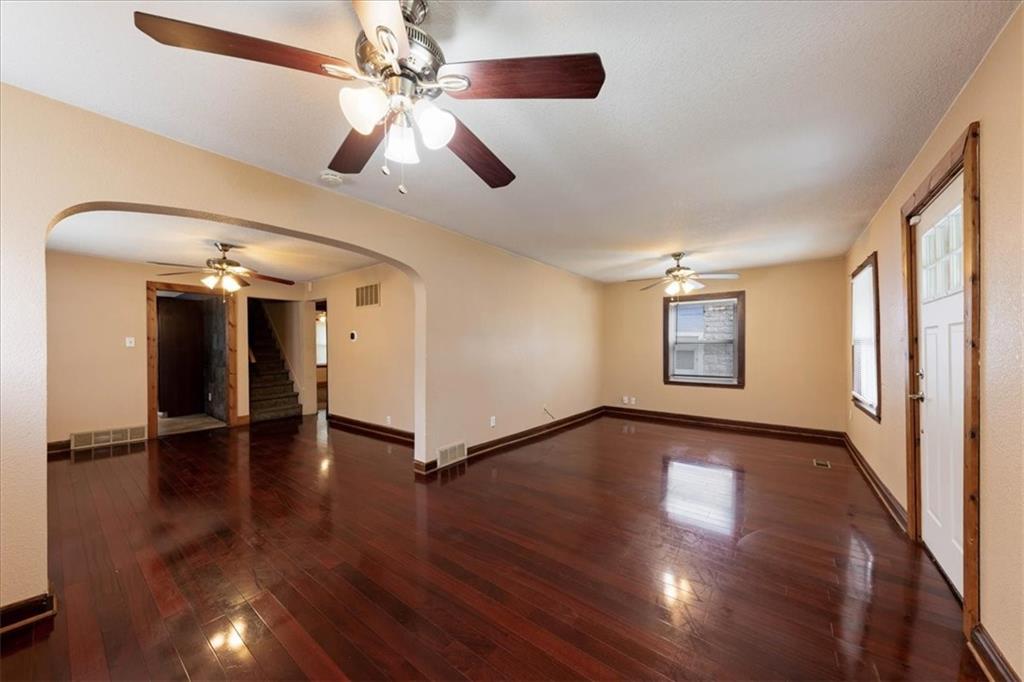 3929 Euclid Avenue Property Photo 5