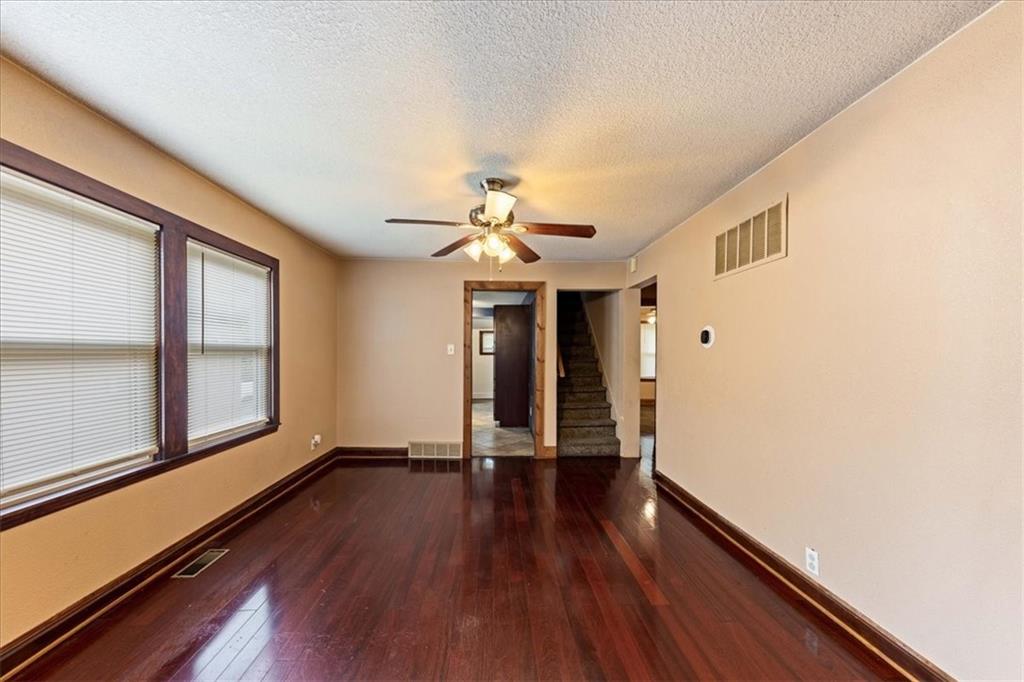 3929 Euclid Avenue Property Photo 6