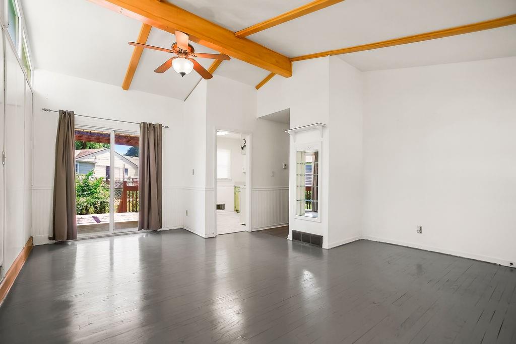 8509 Wornall Road Property Photo 4