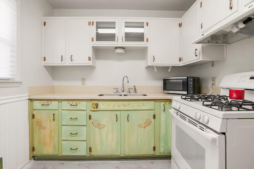 8509 Wornall Road Property Photo 7