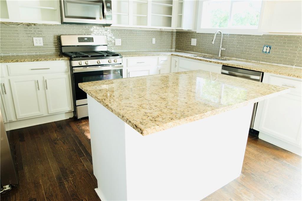 11010 N Holmes Street Property Photo 6