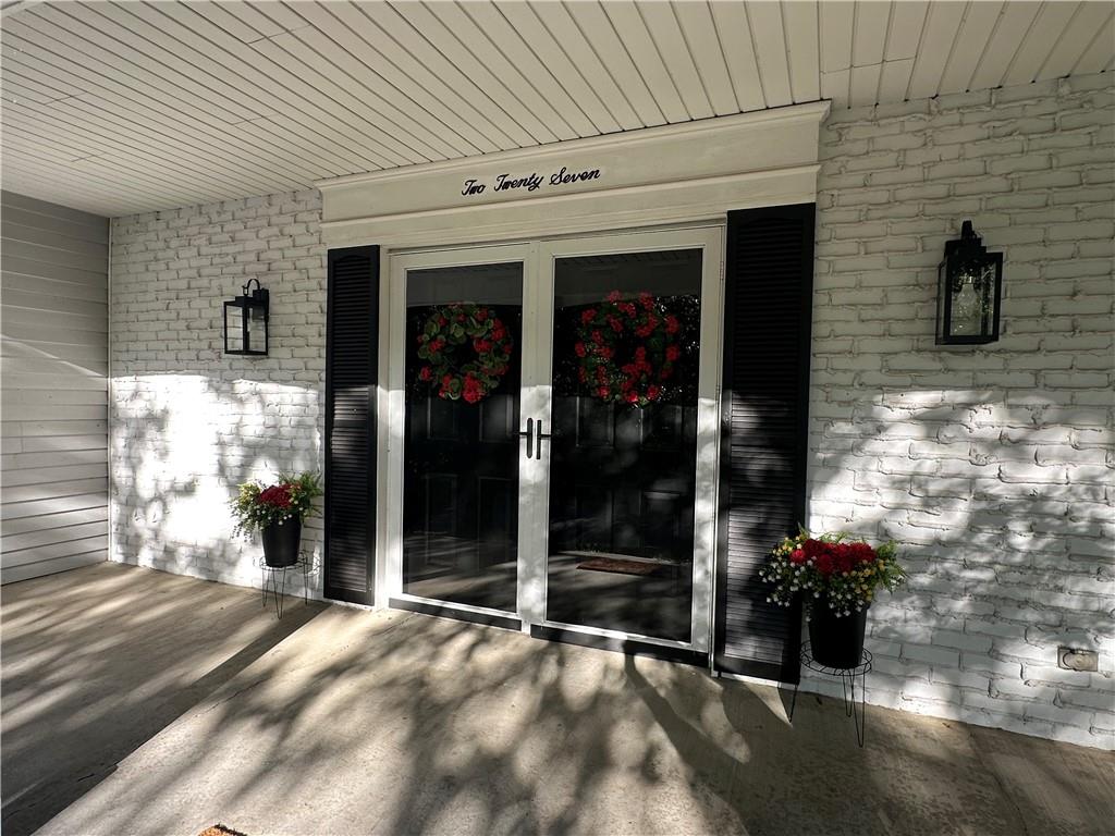 227 White Ridge Drive Property Photo 4