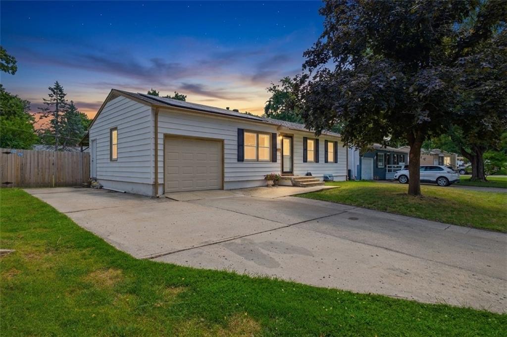 1211 N Cedar Crest Drive Property Photo 1