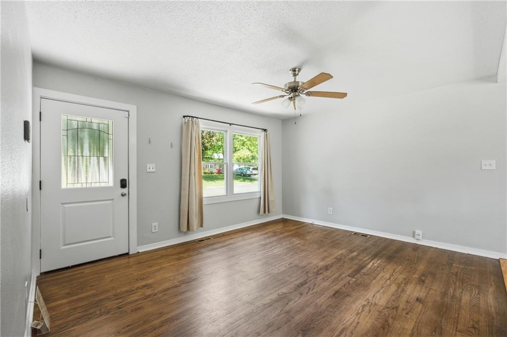 1211 N Cedar Crest Drive Property Photo 10