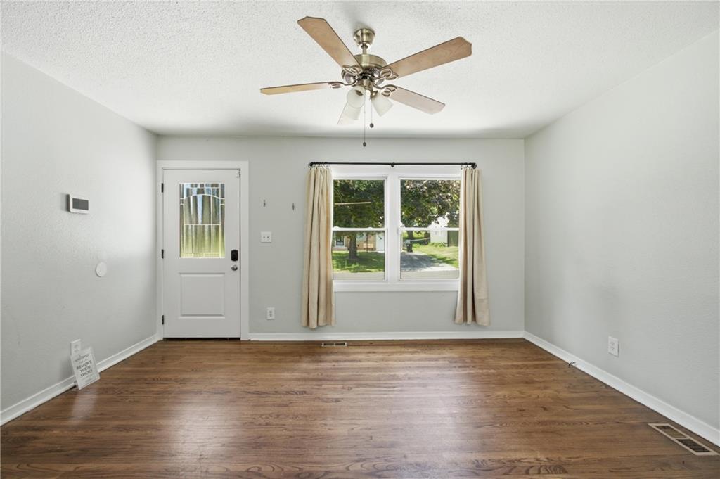 1211 N Cedar Crest Drive Property Photo 12