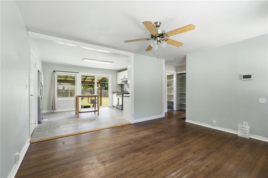 1211 N Cedar Crest Drive Property Photo 14