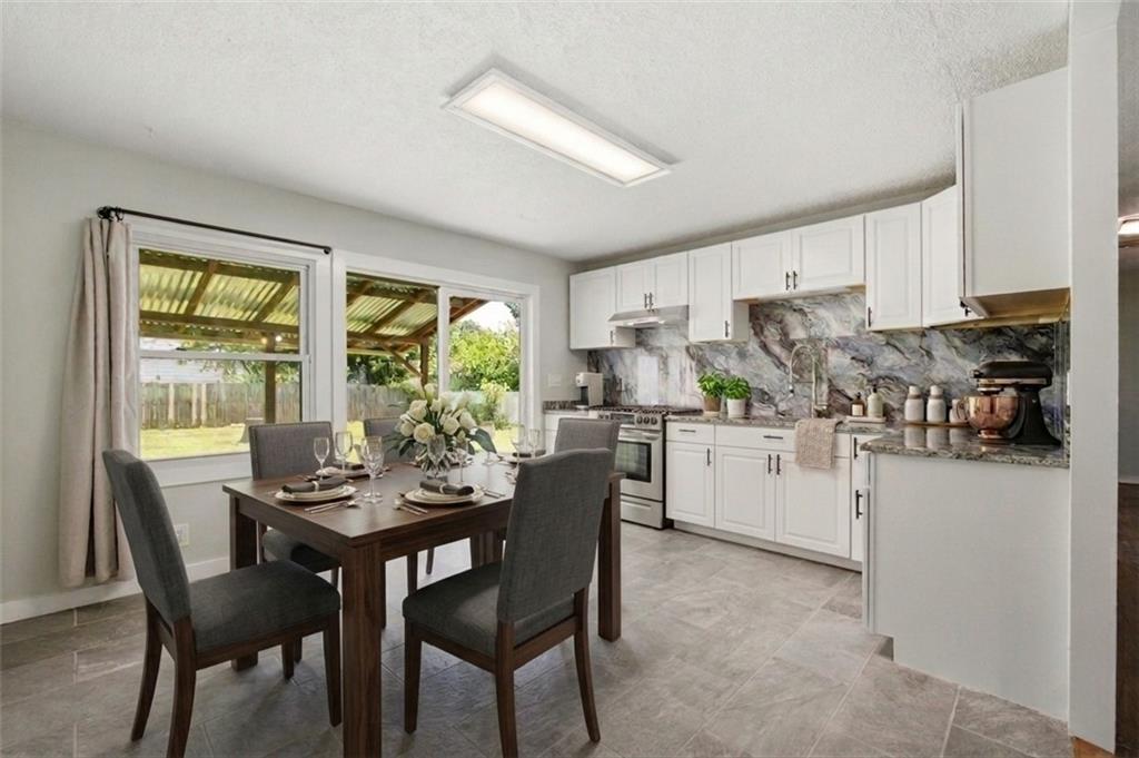 1211 N Cedar Crest Drive Property Photo 15