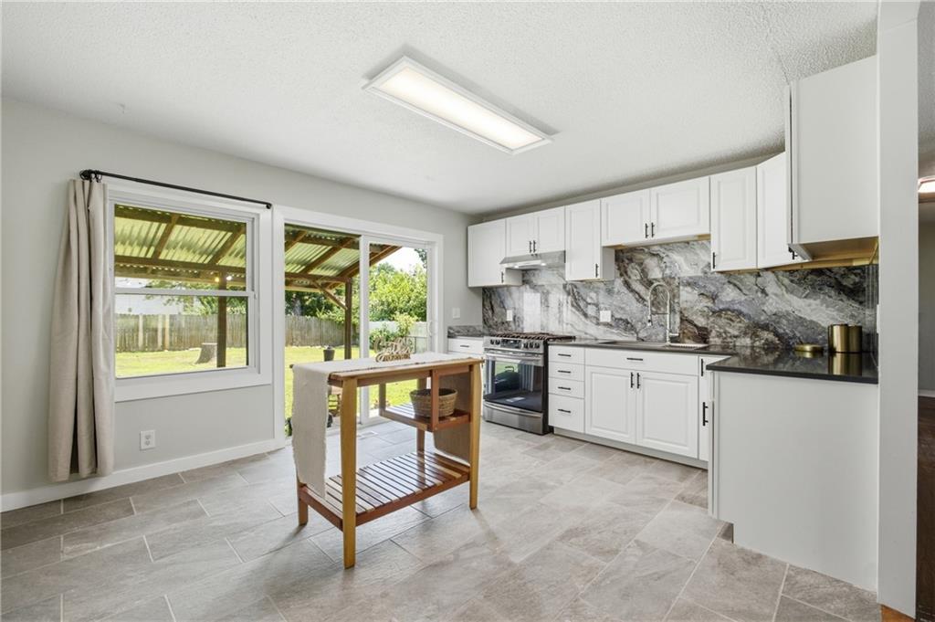 1211 N Cedar Crest Drive Property Photo 16