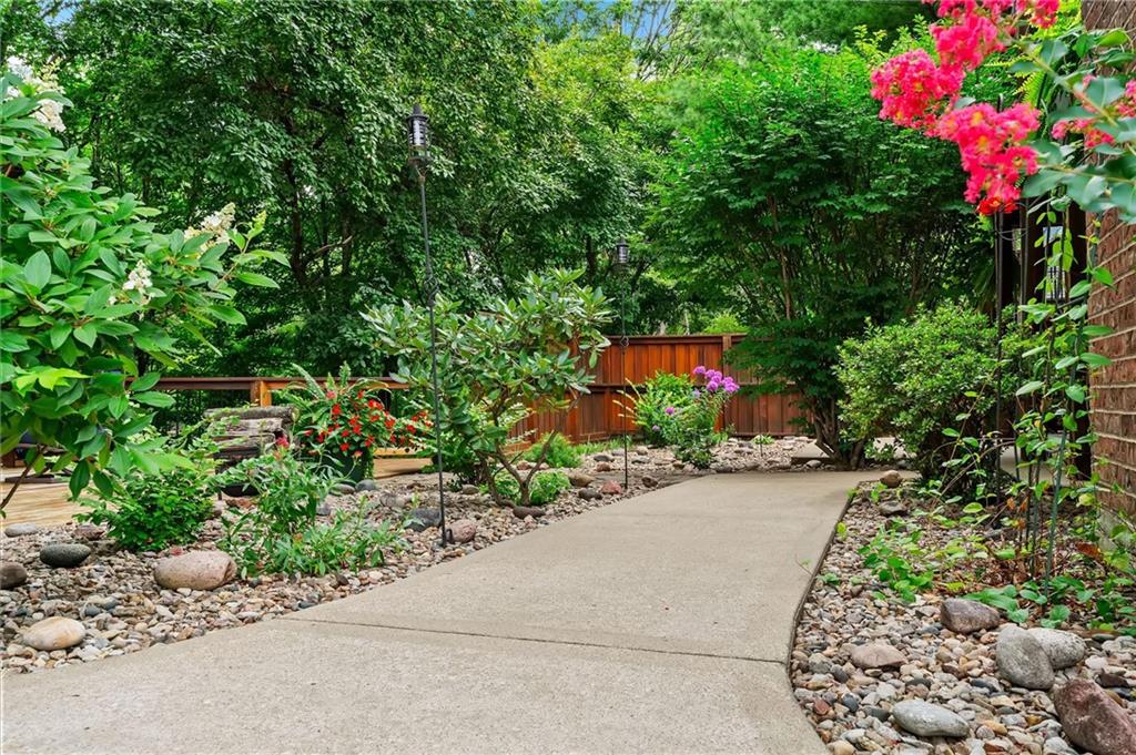 1402 Colony Drive Property Photo 4