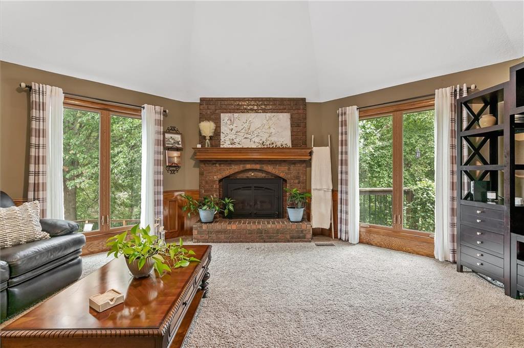 1402 Colony Drive Property Photo 7