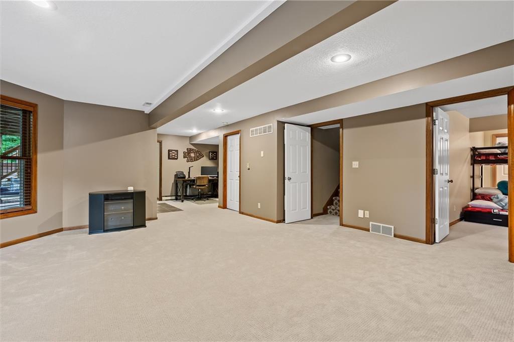 1402 Colony Drive Property Photo 33