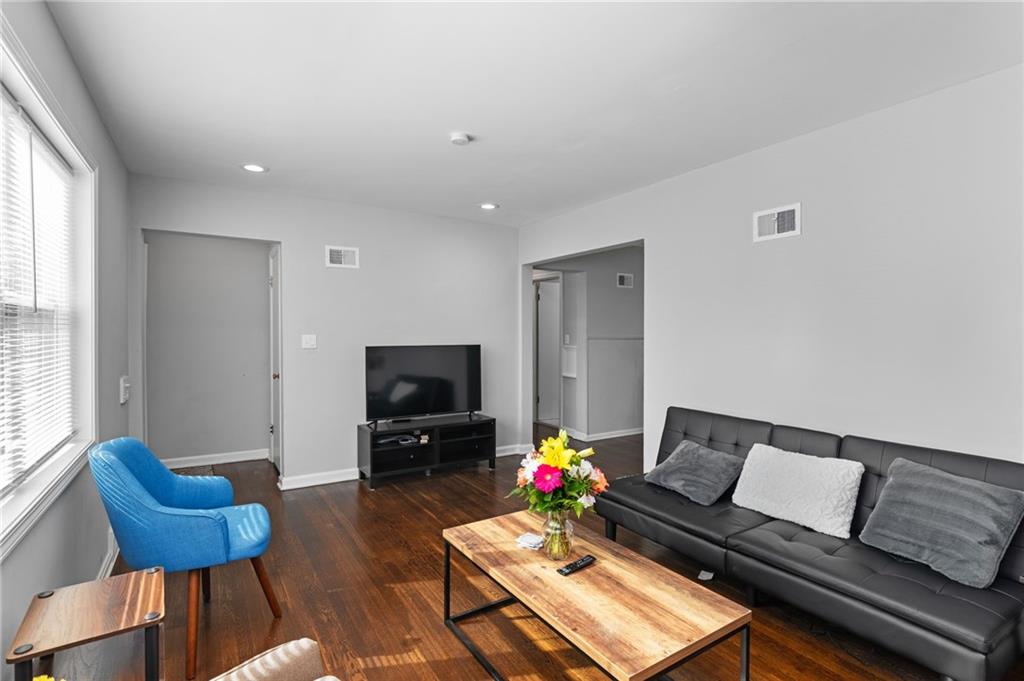 5030 Paseo Boulevard Property Photo 6