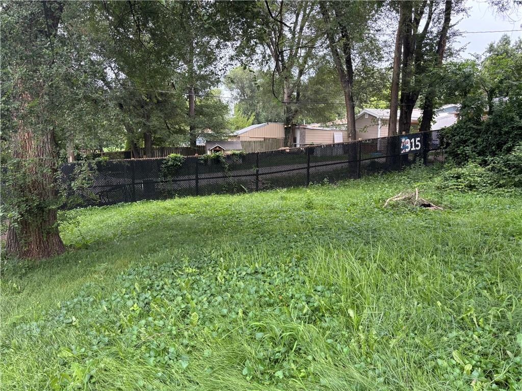 2905 S 50th Street Property Photo 4