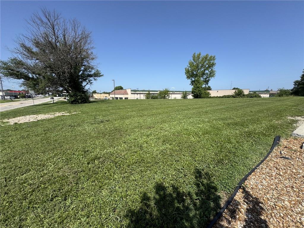 623 E Young Avenue Property Photo 3