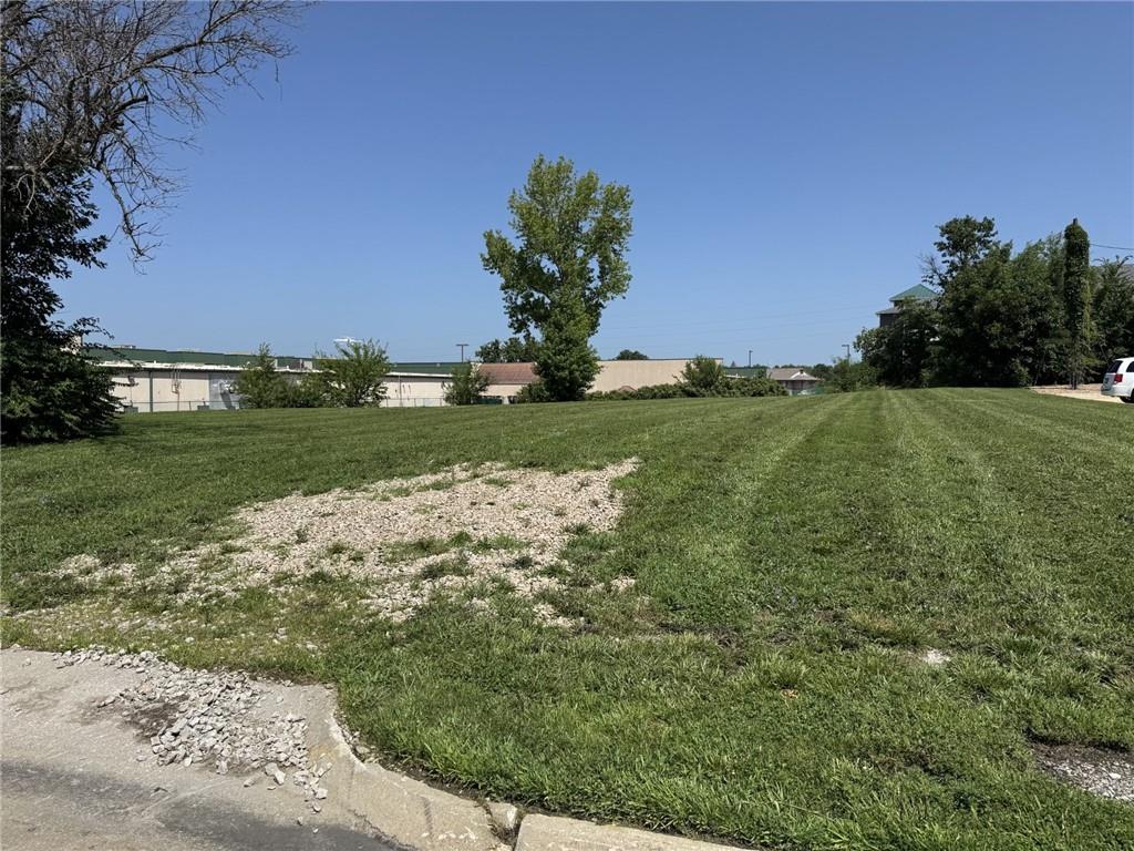 623 E Young Avenue Property Photo 5