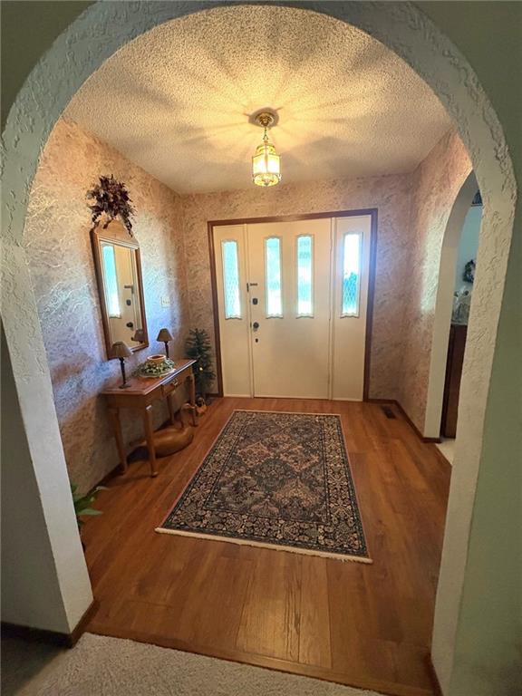 3100 Regency Drive Property Photo 3