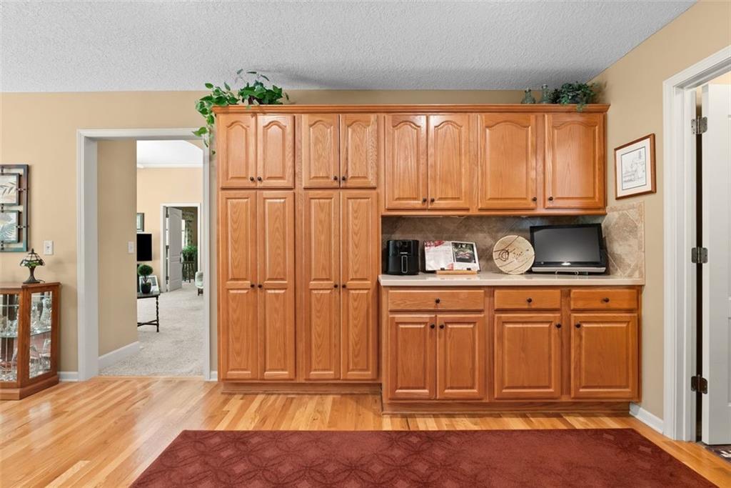 3355 S Wood Avenue Property Photo 15