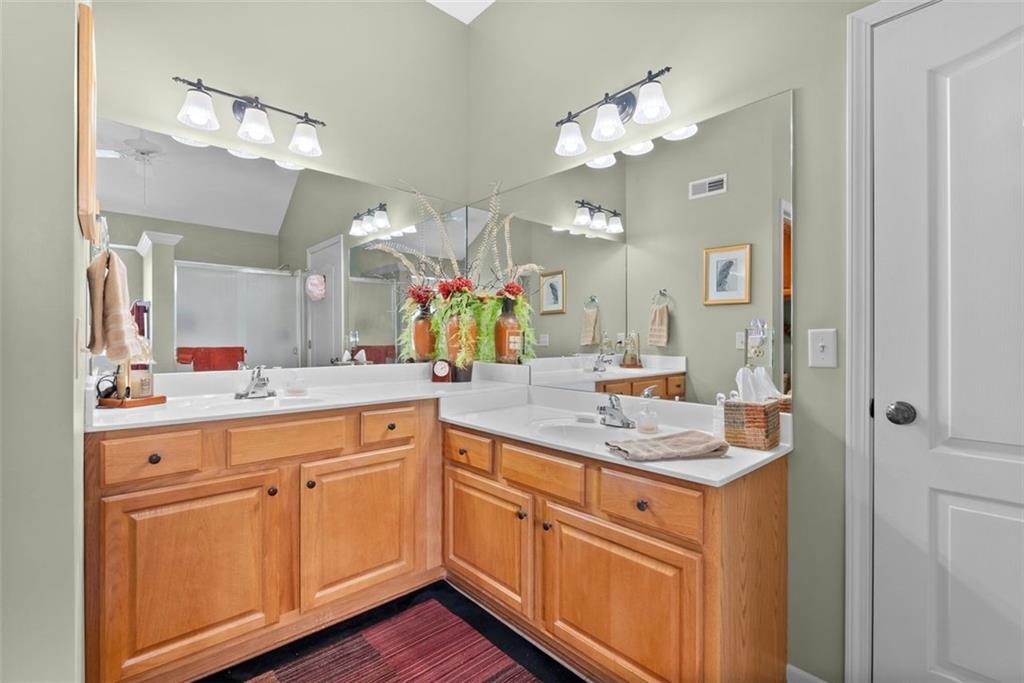 3355 S Wood Avenue Property Photo 25