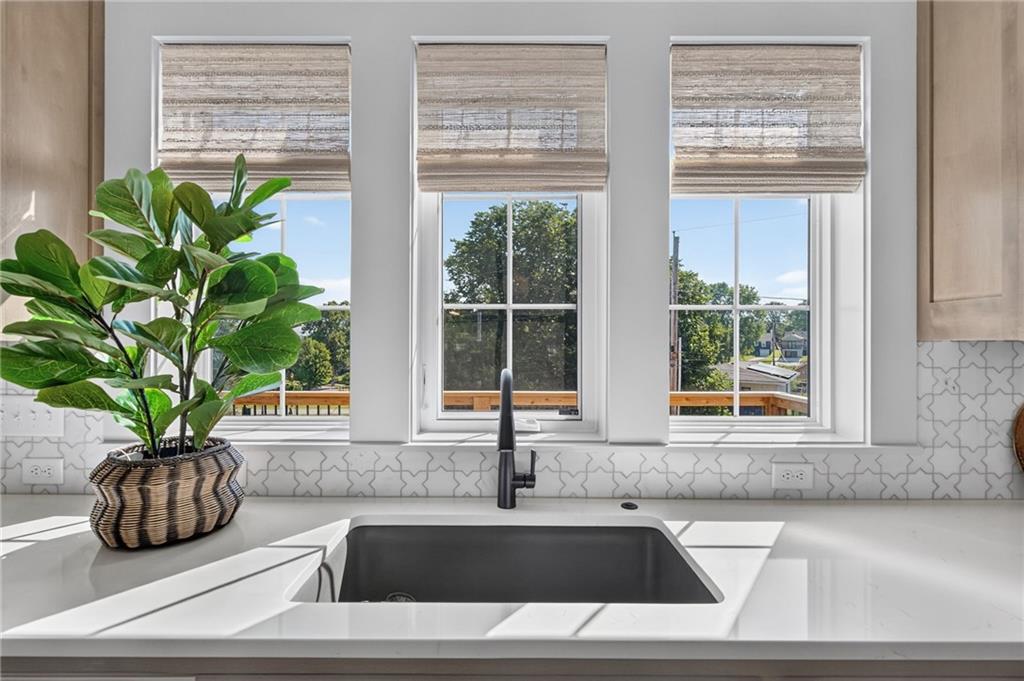 2511 Forest Avenue Property Photo 13
