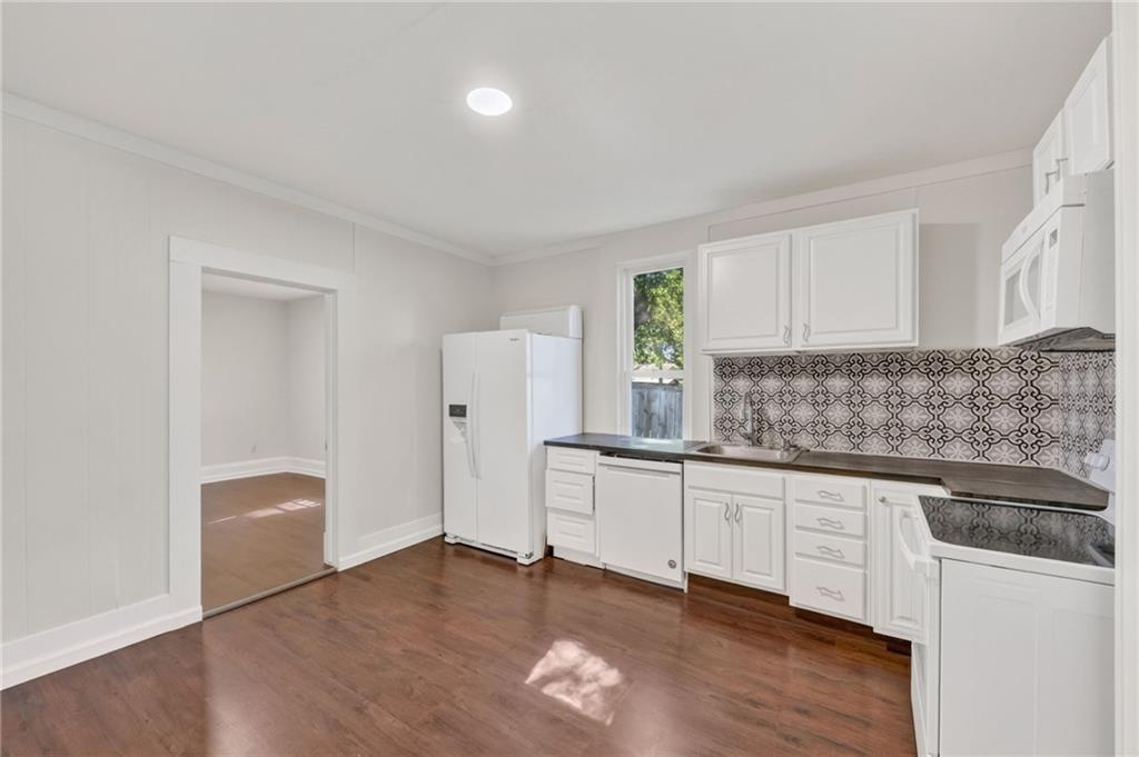 435 Ford Avenue Property Photo 8