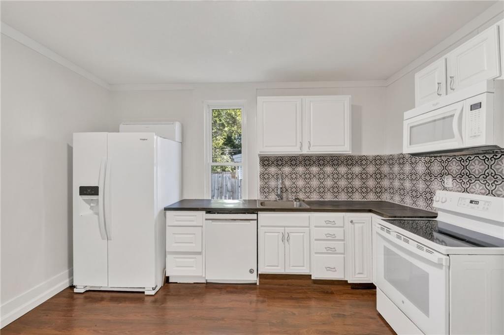 435 Ford Avenue Property Photo 9