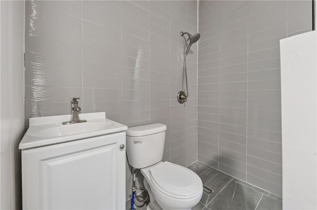 435 Ford Avenue Property Photo 10