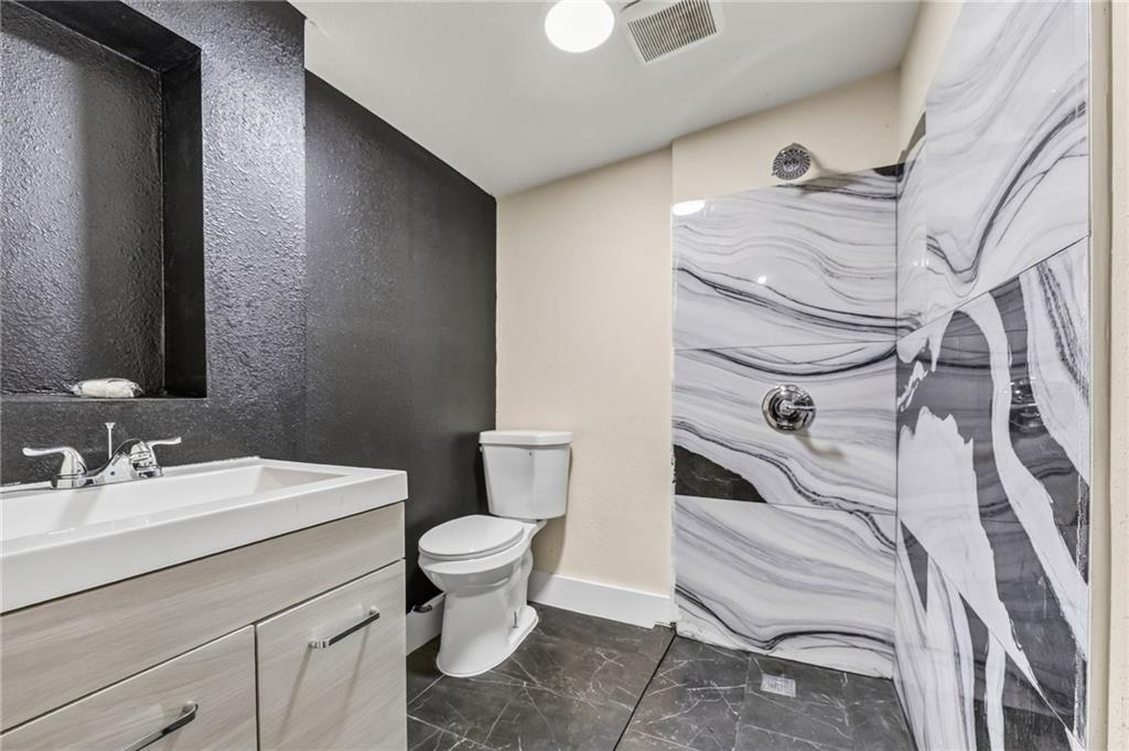 435 Ford Avenue Property Photo 15