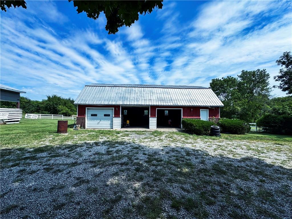 22217 S Victory Road Property Photo 6