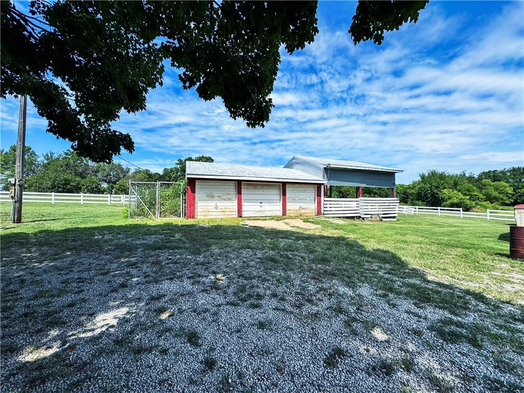 22217 S Victory Road Property Photo 10