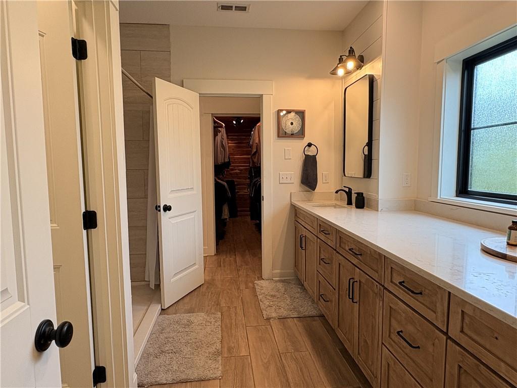 1102 E 1033 Road Property Photo 18