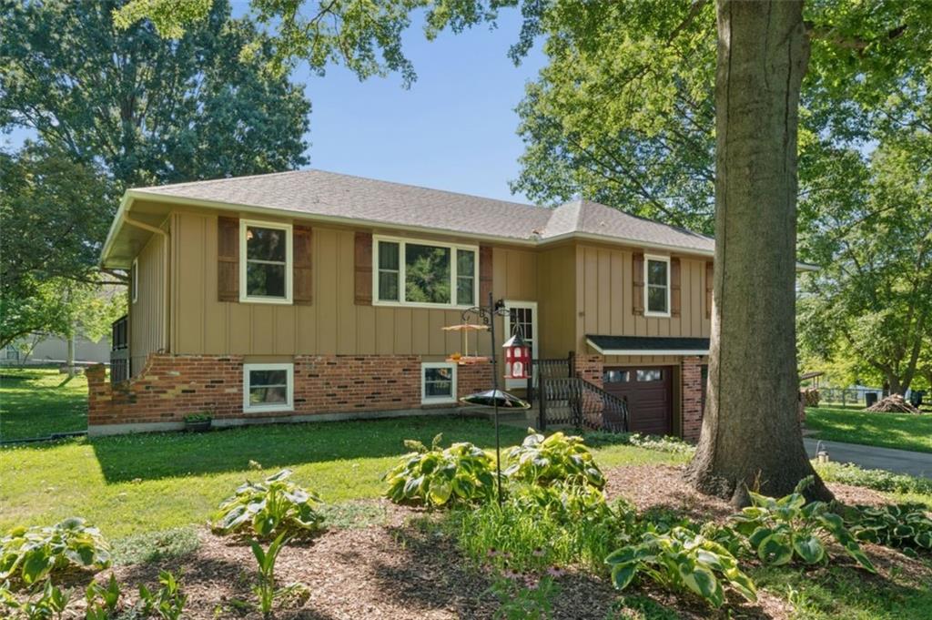 892 Gregory Street Property Photo 5
