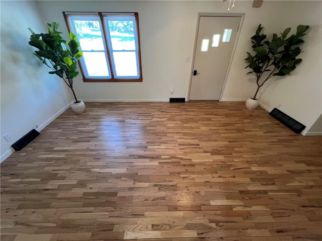 404 6th Street Property Photo 8