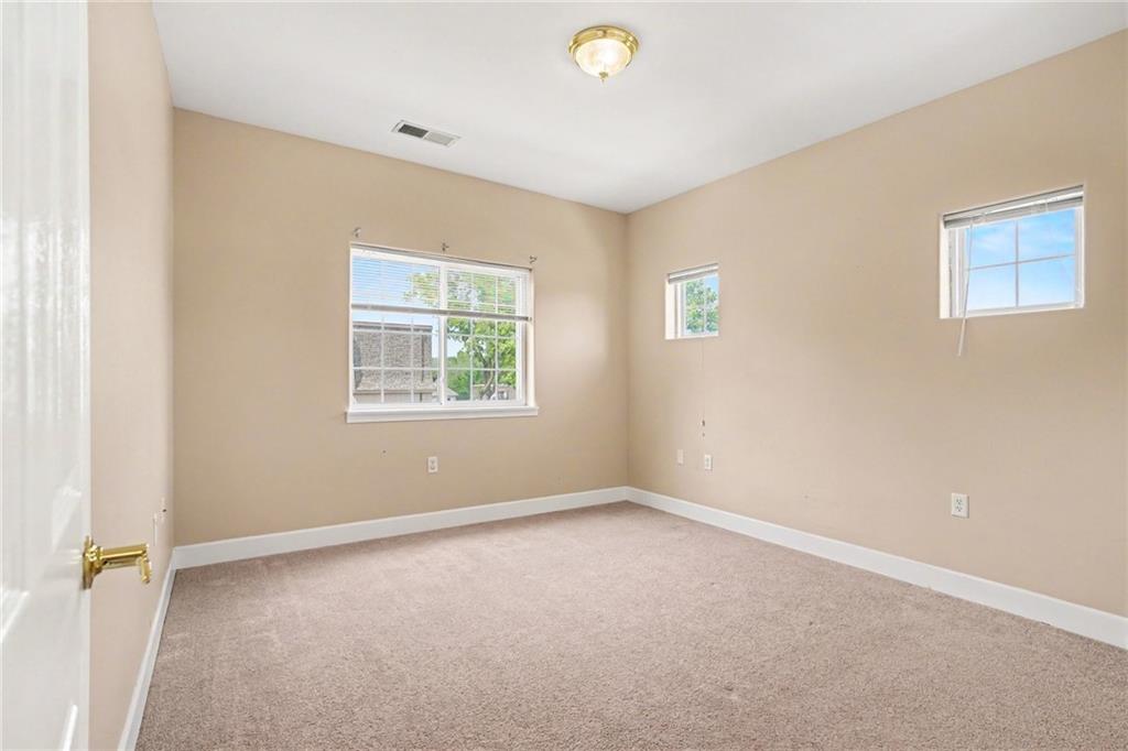 17201 E 32nd Street Property Photo 12