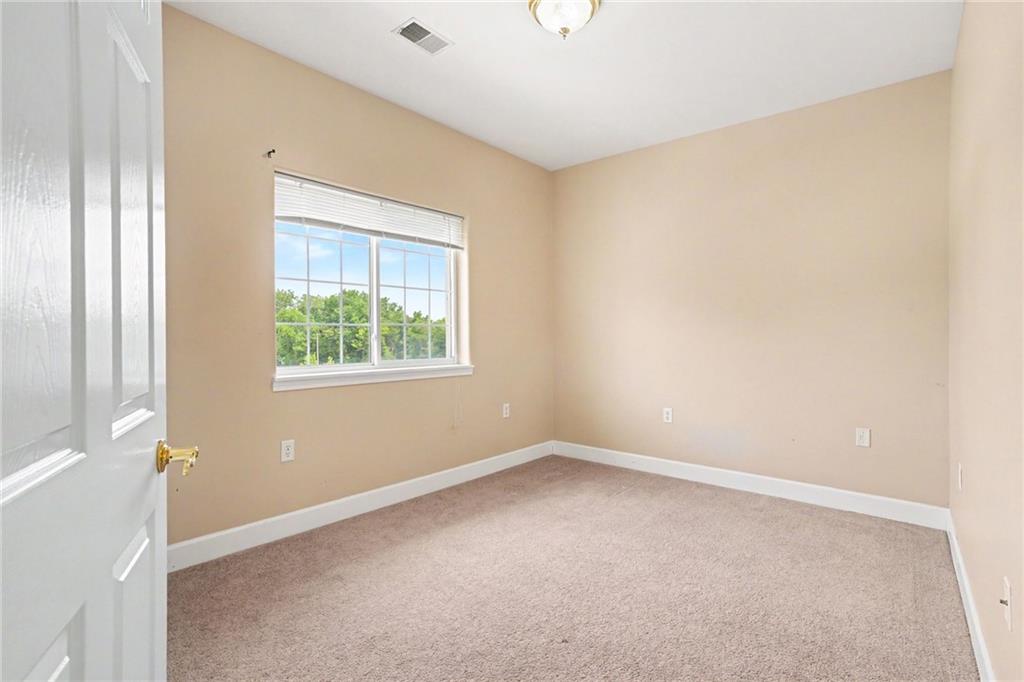 17201 E 32nd Street Property Photo 14