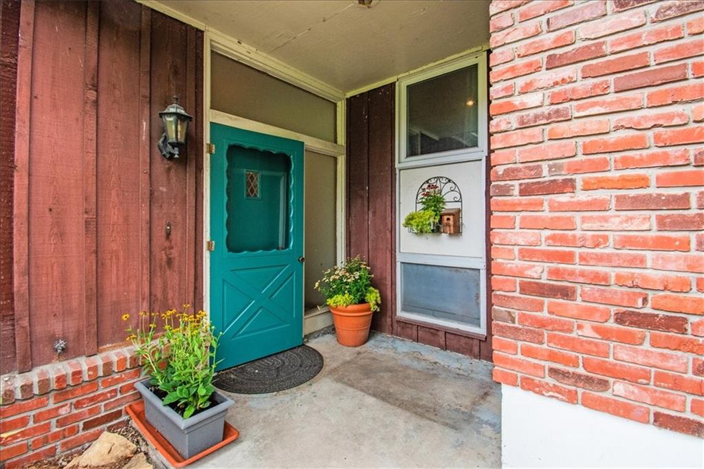 11806 E 39th Street Property Photo 5