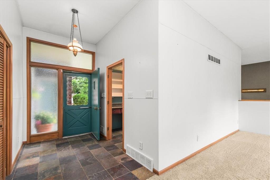 11806 E 39th Street Property Photo 6