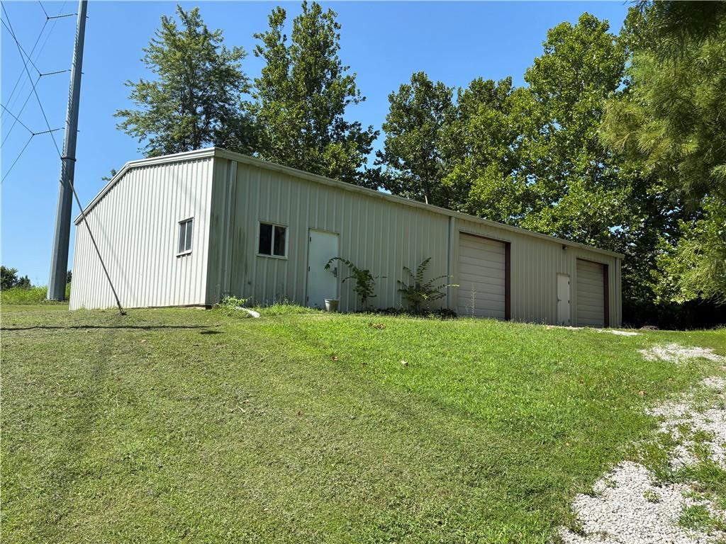 655 Ne Brizendine Road Property Photo 3