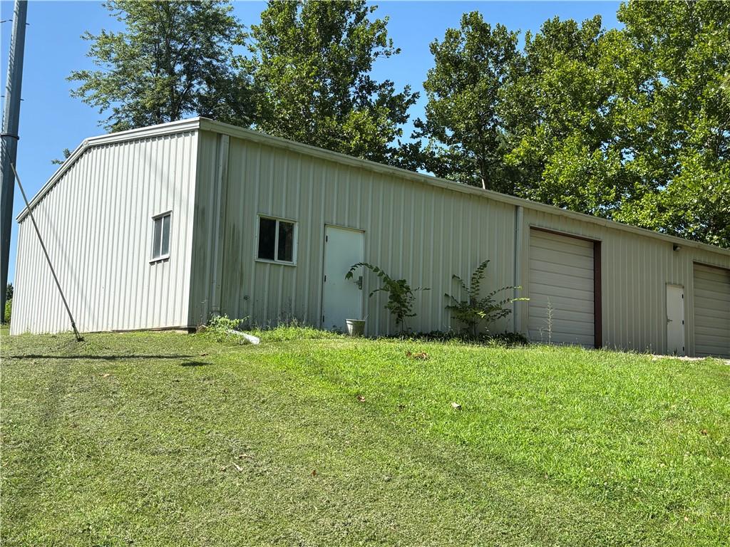 655 Ne Brizendine Road Property Photo 4
