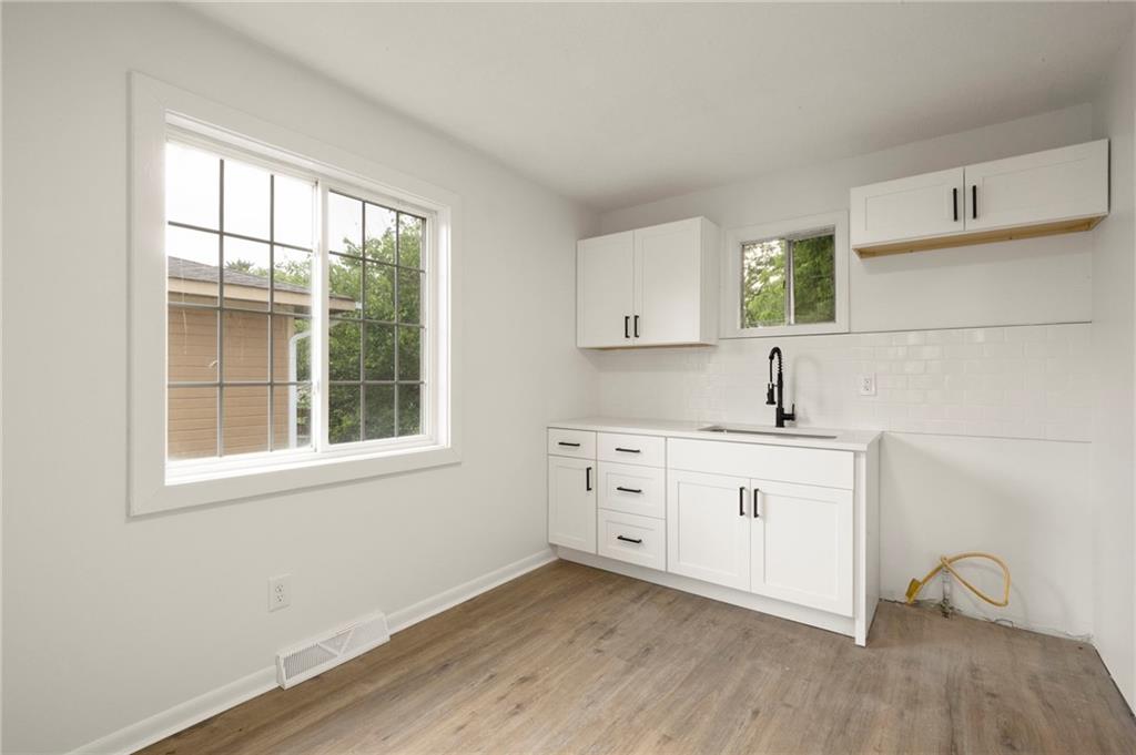 512-514 Maier Drive Property Photo 8
