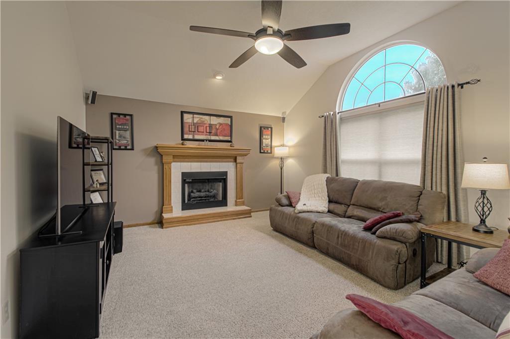 1224 Ne Beacon Avenue Property Photo 4