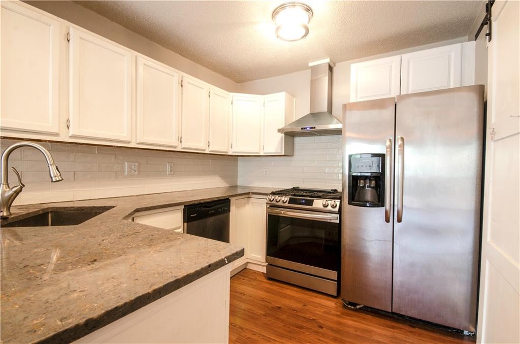 227 S Ash Avenue Property Photo 5