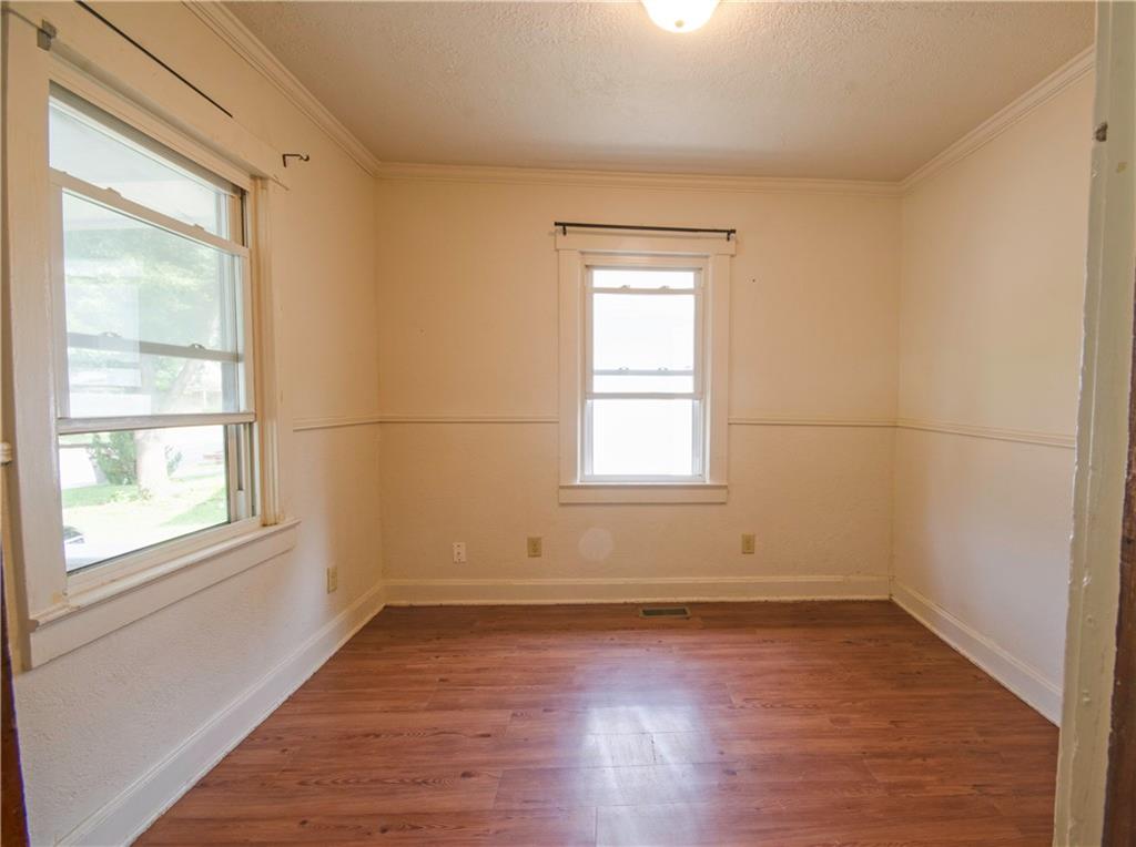 227 S Ash Avenue Property Photo 6