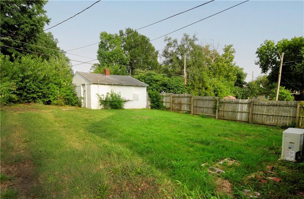 227 S Ash Avenue Property Photo 10