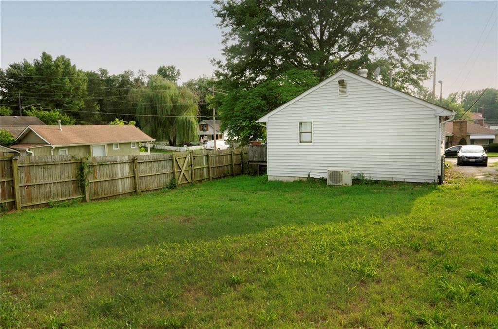 227 S Ash Avenue Property Photo 11