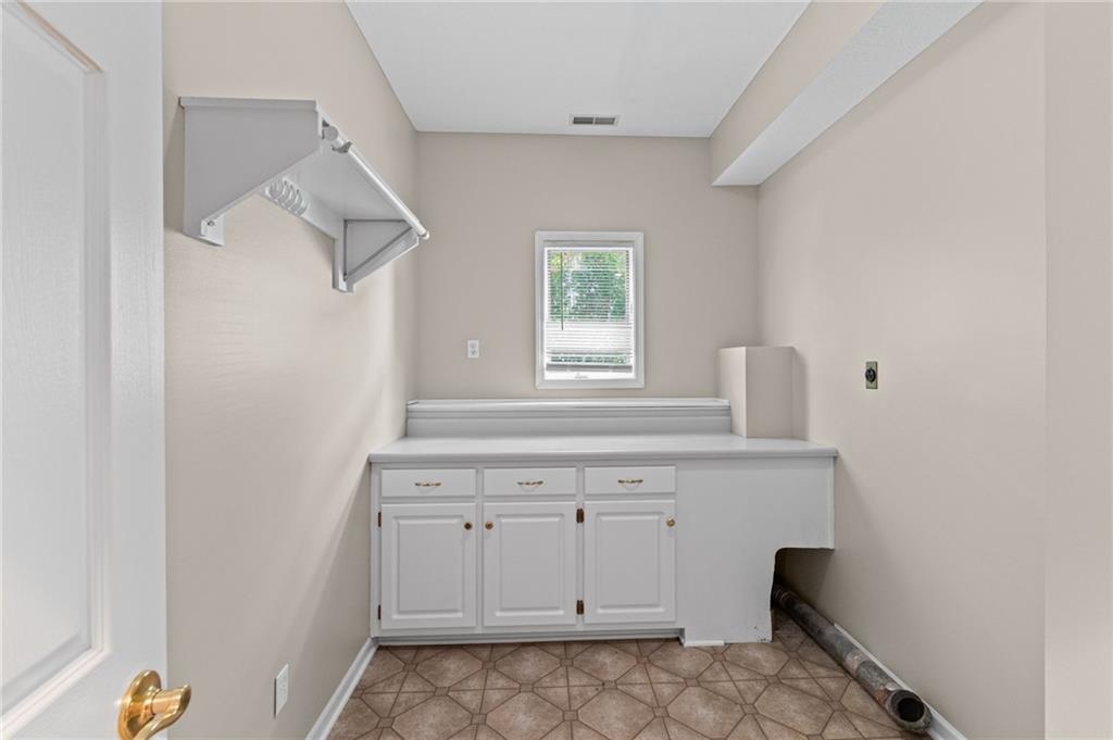1405 Kensington Court Property Photo 9