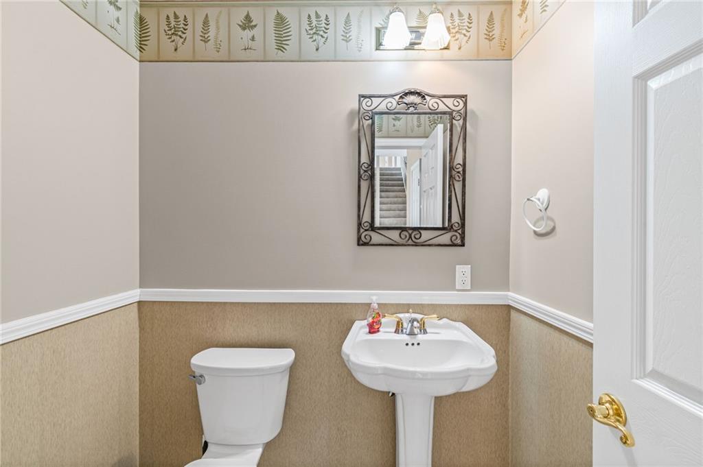 1405 Kensington Court Property Photo 12