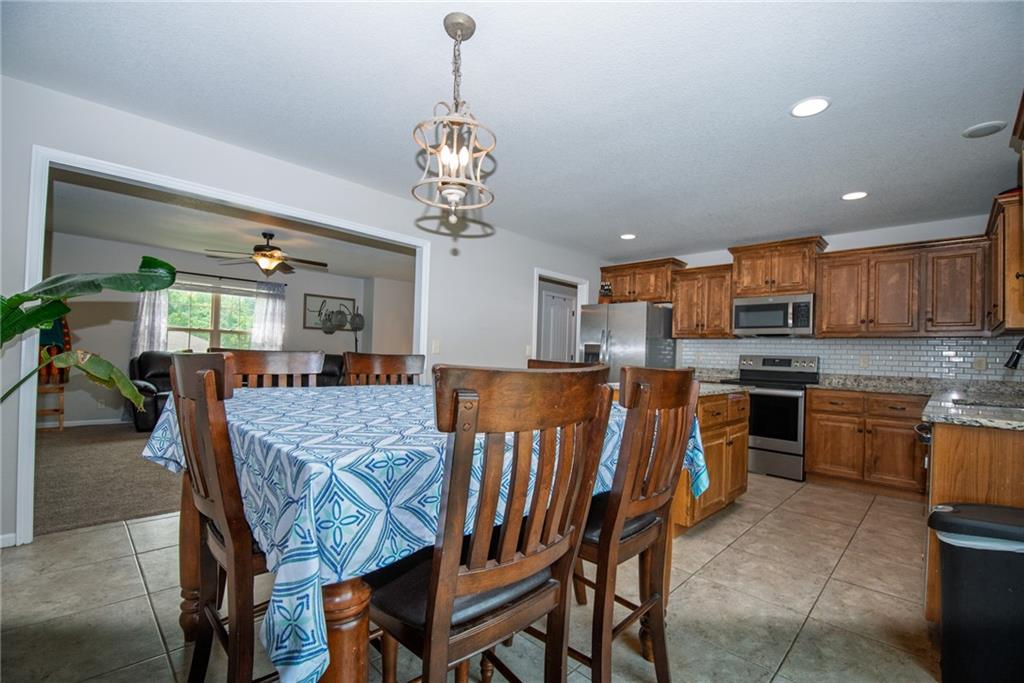 212 Ne Greystone Way Property Photo 10
