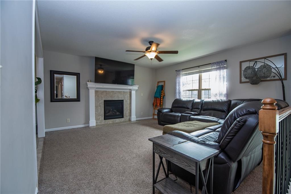 212 Ne Greystone Way Property Photo 12
