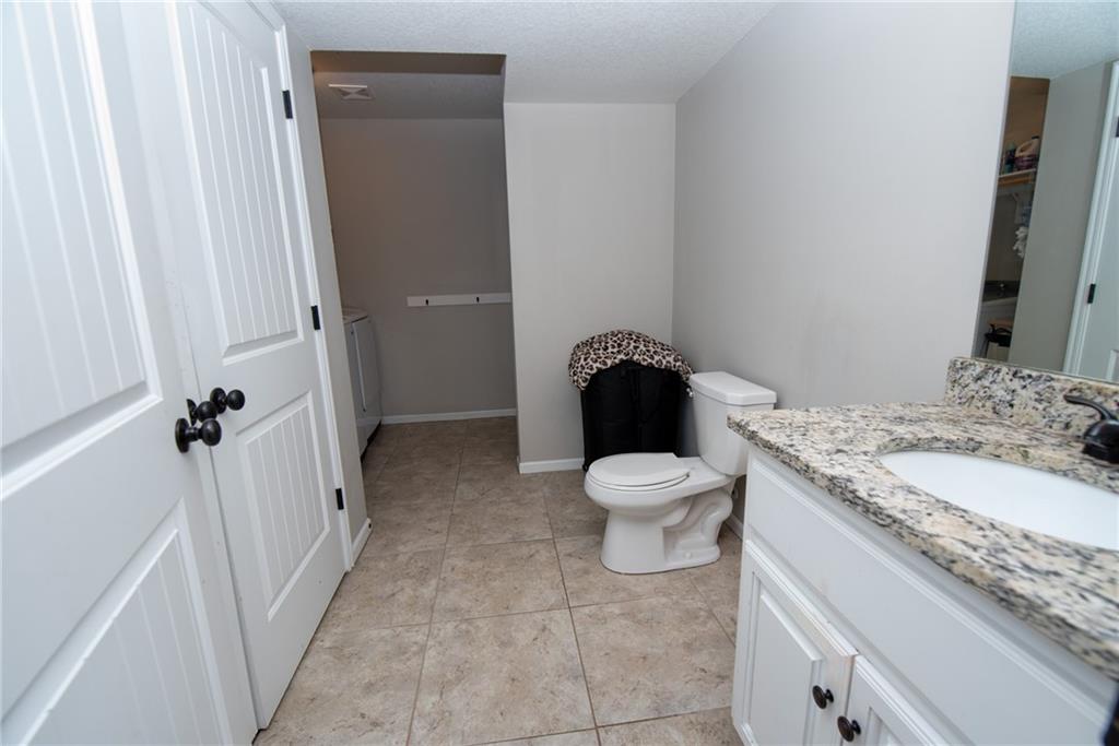 212 Ne Greystone Way Property Photo 22
