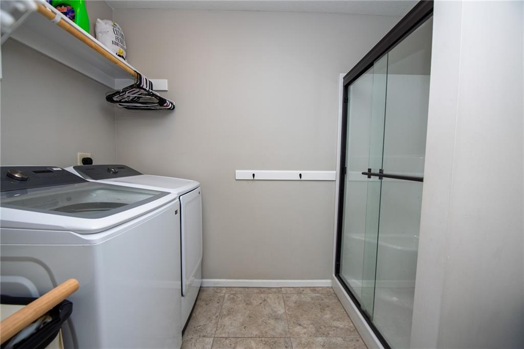 212 Ne Greystone Way Property Photo 23